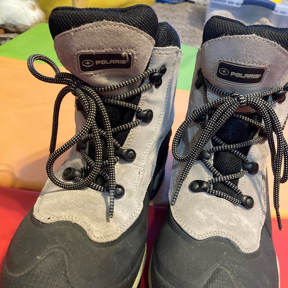 Polaris snow boots grey size 11 (9 men's)